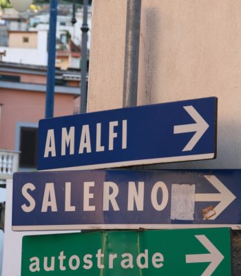 Hinweisschild Richtung Amalfi