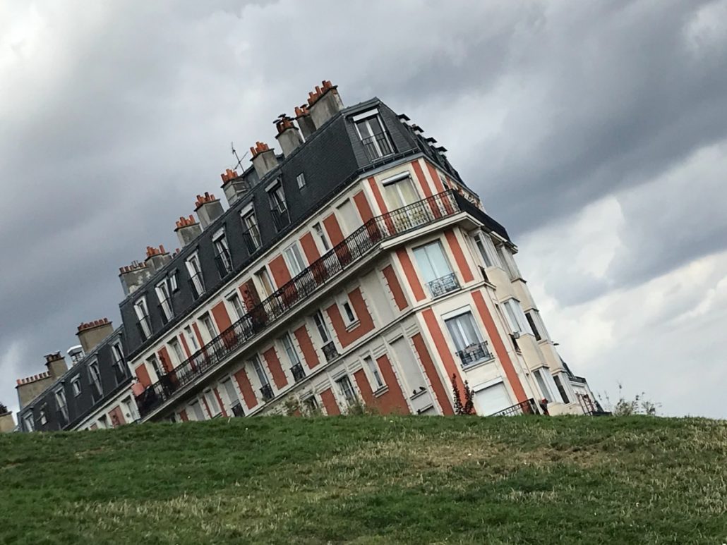 sinking house of Montmartre