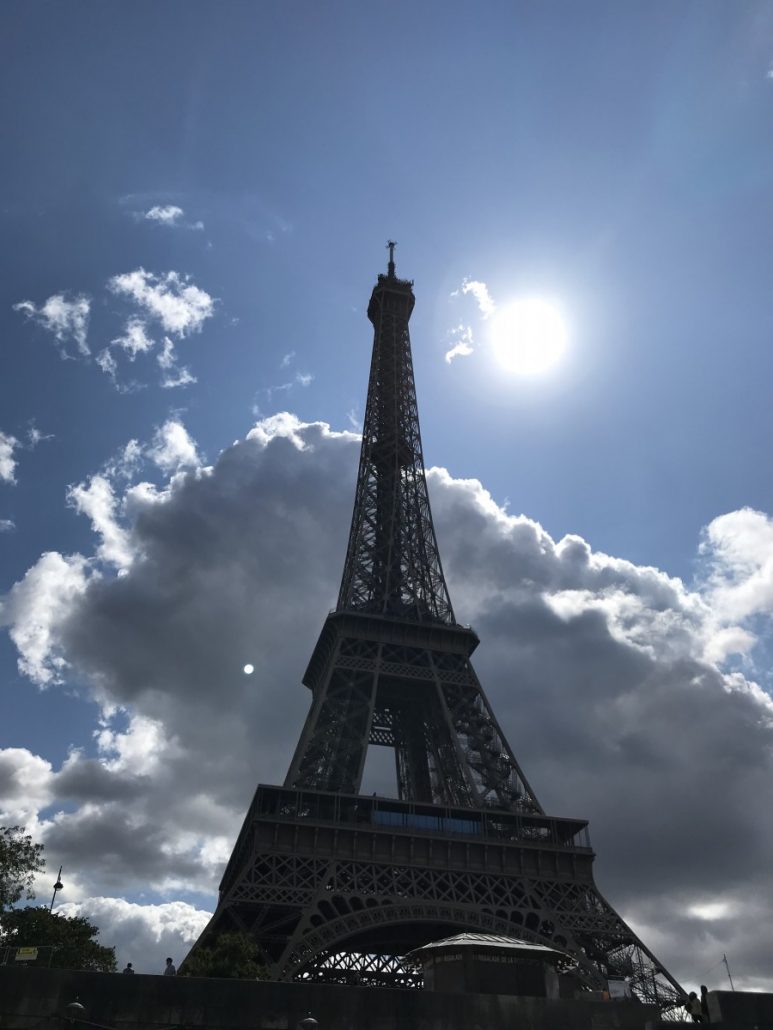 Eiffelturm in der Sonne