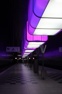 Lichtcontainer HafenCity-Universität lila
