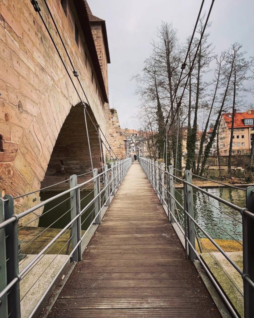 Der Kettensteg ist die älteste noch erhaltene eiserne Hängebrücke in Europa.